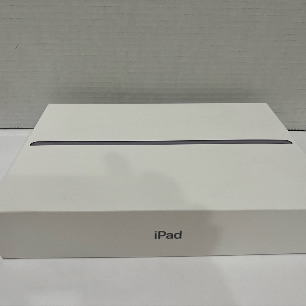 APPLE IPAD 7th Generation  128 GB - Empty Box Only
